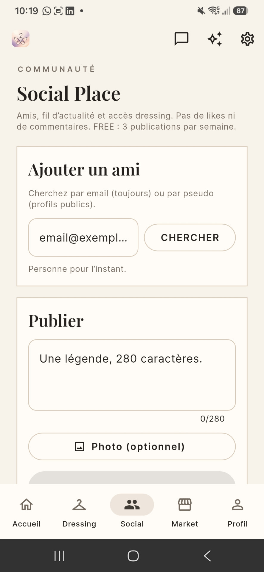 Écran Social Place de Closyne avec l'ajout d'amis et la publication d'un look